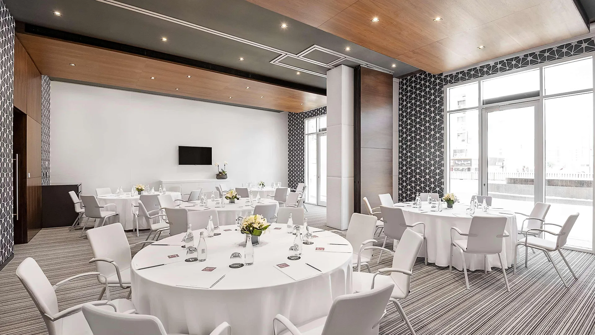 Hyatt Place Dubai Wasl District