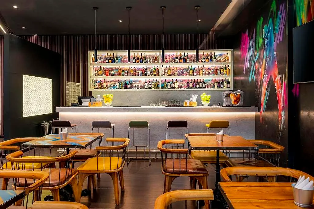 Hyatt Place Dubai Wasl District Hotell